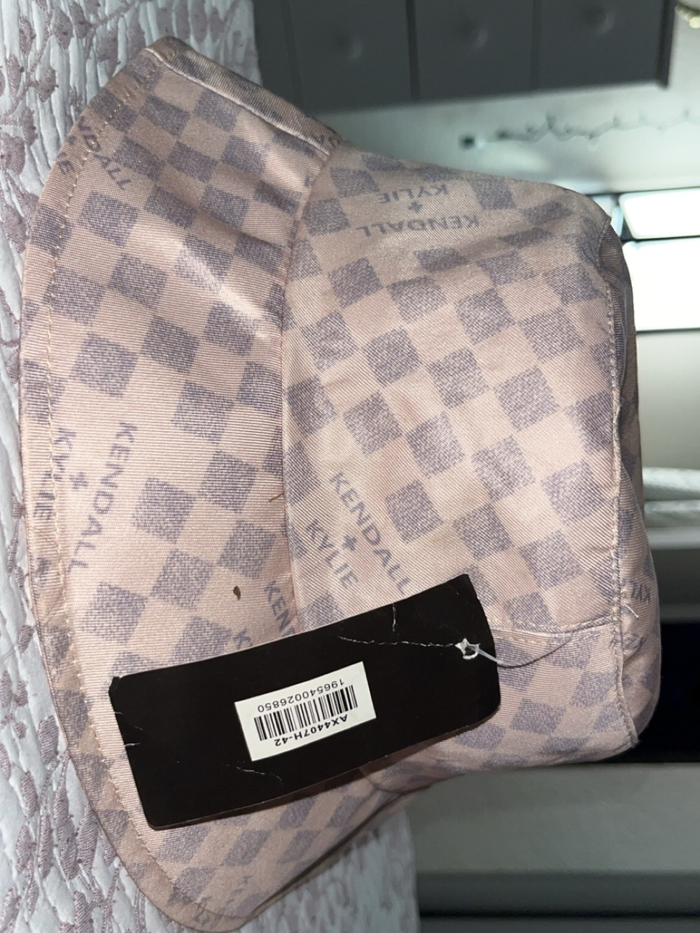 Kendall & Kylie Pink Checkered Bucket Hat Interior